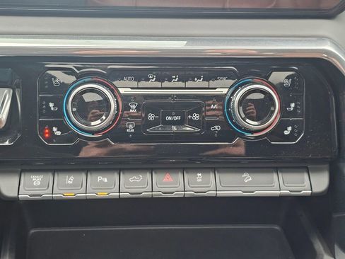 Used 2025 GMC Sierra 2500 Denali Ultimate image 36