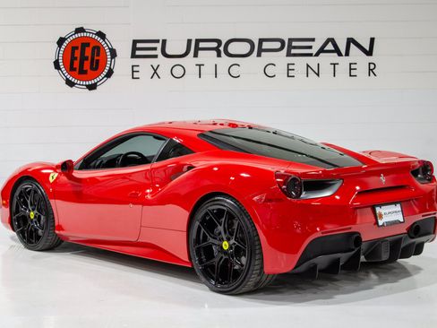 Used 2018 Ferrari 488 GTB RWD image 27