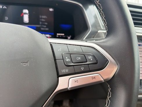 Used 2022 Volkswagen Tiguan SE image 23
