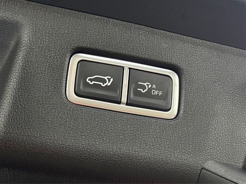 Certified 2025 Kia Sorento EX w/ Panoramic Sunroof Package image 13