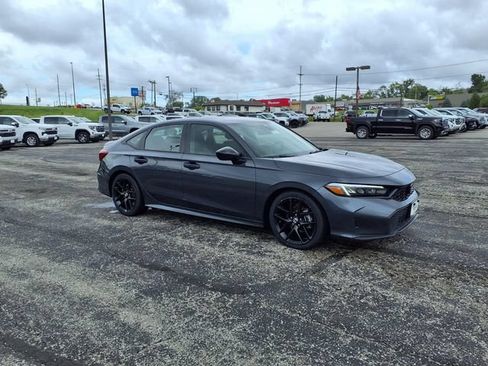 Used 2025 Honda Civic Sport image 2