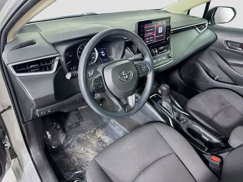 Used 2022 Toyota Corolla LE FWD image 18