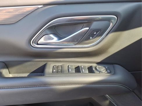 Used 2021 Chevrolet Suburban Z71 AWD/4WD image 11