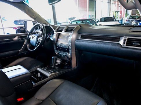 Used 2016 Lexus GX 460 image 26