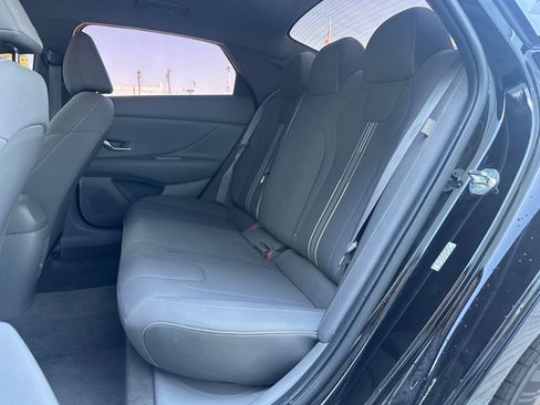 Used 2024 Hyundai Elantra SEL FWD image 15