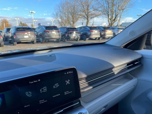 Used 2025 Hyundai Kona SEL image 35