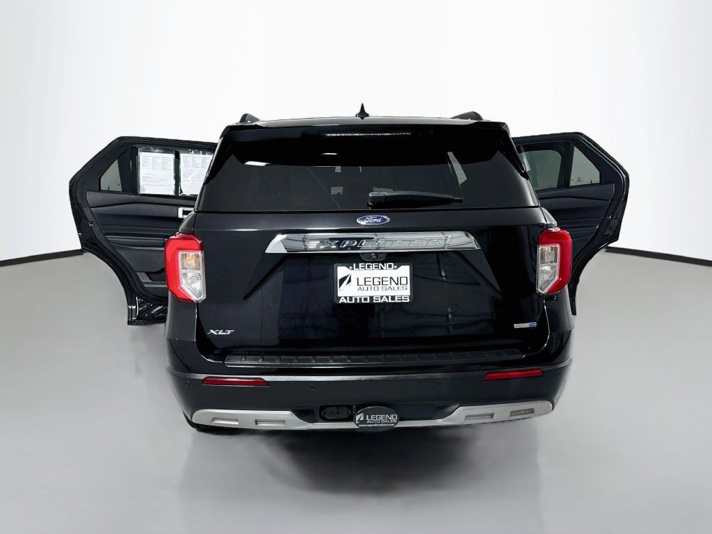 Used 2020 Ford Explorer XLT w/ Equipment Group 202A AWD/4WD image 19