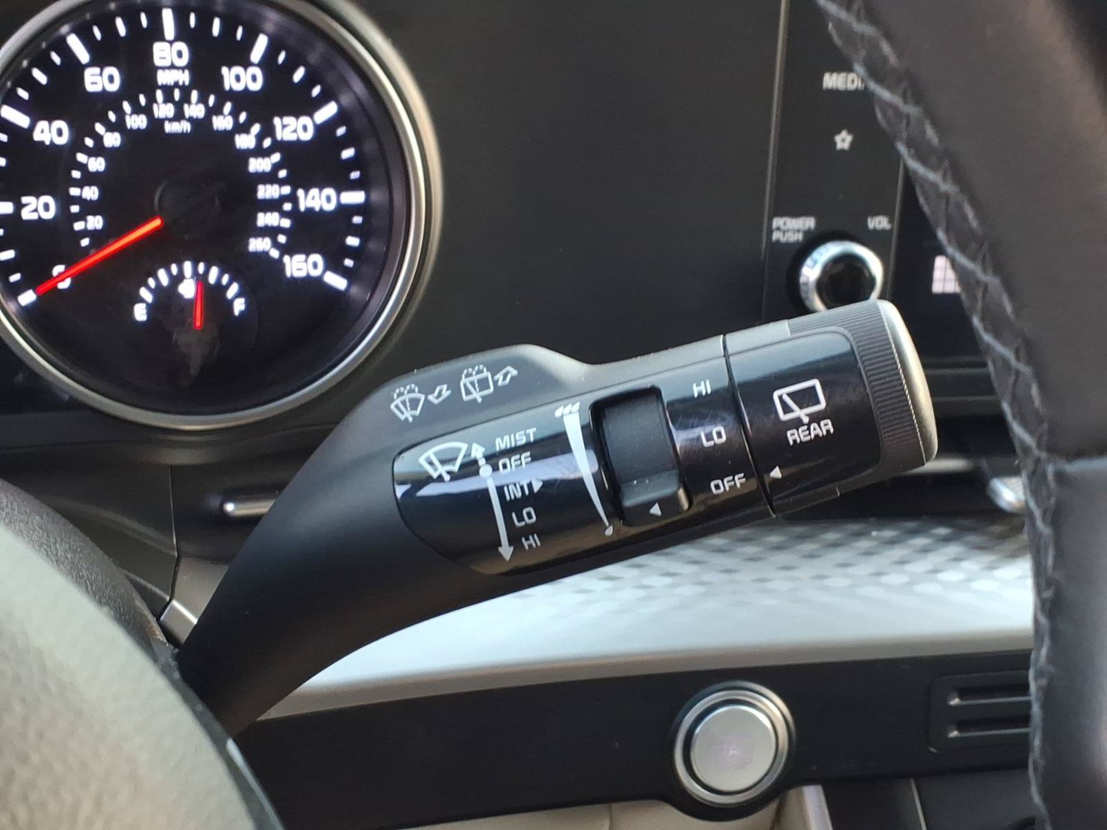 Used 2024 Kia Carnival LX FWD image 27