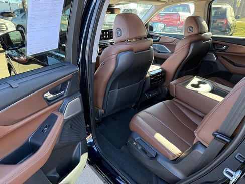 Certified 2025 Acura MDX w/ Technology Package image 15