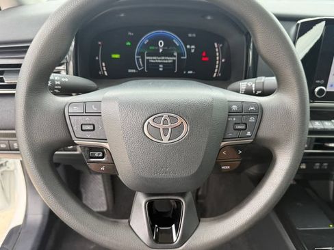 Used 2025 Toyota Camry LE FWD image 11