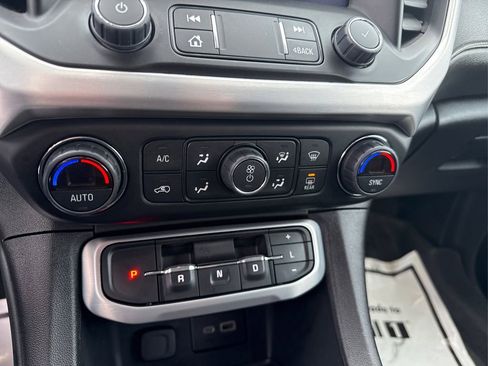 Used 2022 GMC Acadia SLE w/ Driver Convenience Package image 39