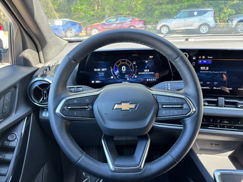 Used 2025 Chevrolet Equinox LT image 35