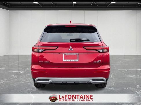 New 2025 Mitsubishi Outlander SE image 4