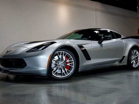 Used 2016 Chevrolet Corvette Z06 w/ 3LZ Preferred Equipment Group RWD image 1