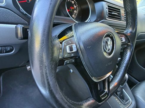 Used 2015 Volkswagen Jetta SE FWD image 19