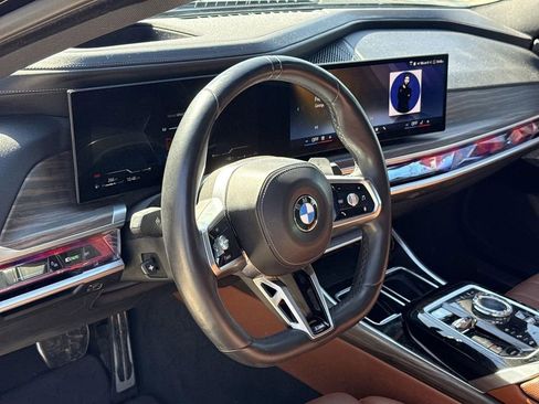 Used 2023 BMW 740i w/ Parking Assistance Package RWD image 9