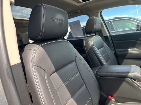Used 2018 GMC Acadia Denali AWD/4WD image 40