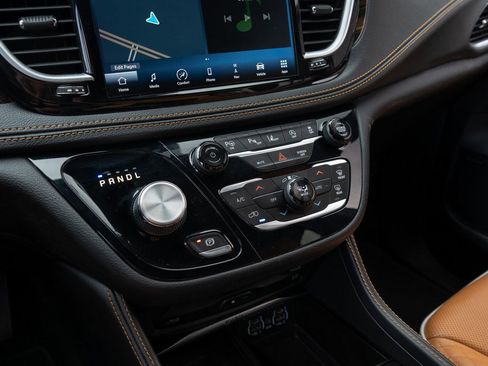 Used 2022 Chrysler Pacifica Pinnacle image 27