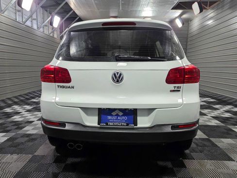 Used 2017 Volkswagen Tiguan S image 6