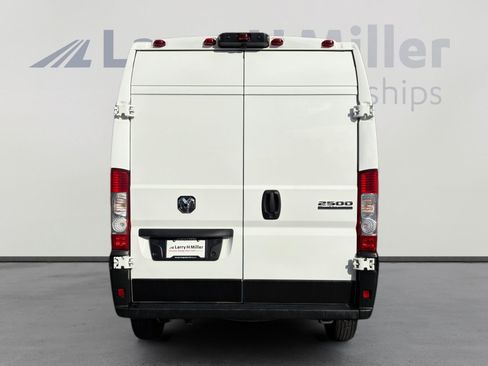 Used 2024 RAM ProMaster 2500 w/ Convenience Group FWD image 4