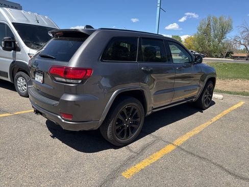 Used 2021 Jeep Grand Cherokee Laredo X AWD/4WD image 12