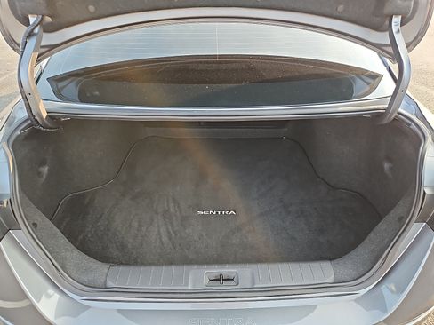 Used 2024 Nissan Sentra SR w/ SR Premium Package FWD image 29