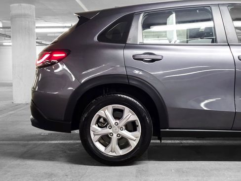 Used 2023 Honda HR-V LX image 17