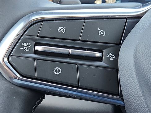 New 2026 Chevrolet Equinox ACTIV w/ Convenience Package III image 19