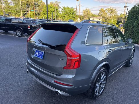 Used 2018 Volvo XC90 T5 Momentum w/ Convenience Package AWD/4WD image 5