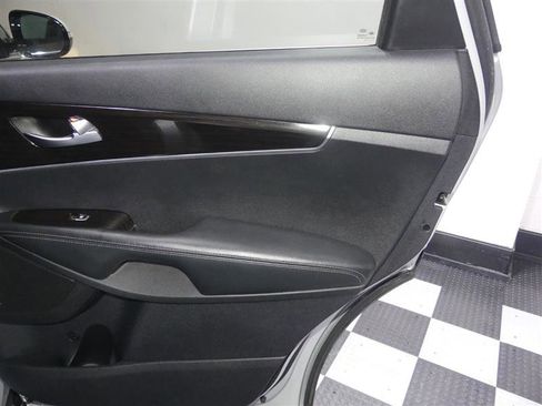 Used 2020 Kia Sorento LX w/ LX I4 Convenience Package image 24