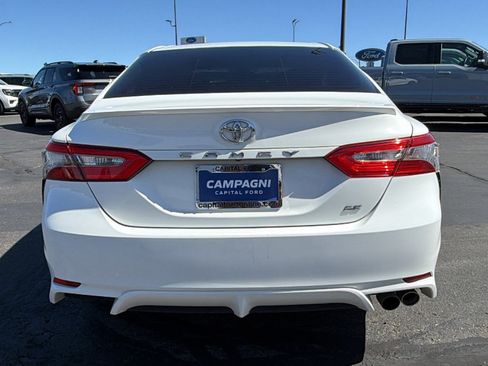 Used 2018 Toyota Camry FWD image 4