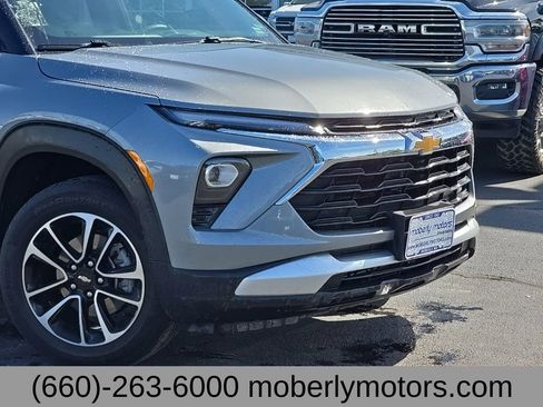 Used 2025 Chevrolet TrailBlazer LT AWD/4WD image 60