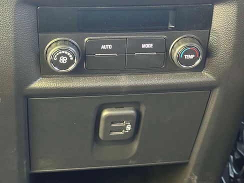Used 2023 Chevrolet Traverse LT w/ LPO, Floor Liner Package AWD/4WD image 11
