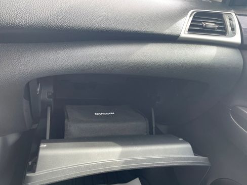 Used 2019 Nissan Sentra SR image 18
