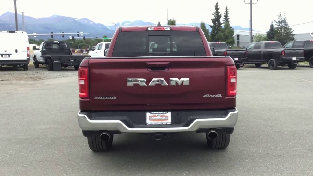 Used 2025 RAM 1500 Laramie AWD/4WD image 7