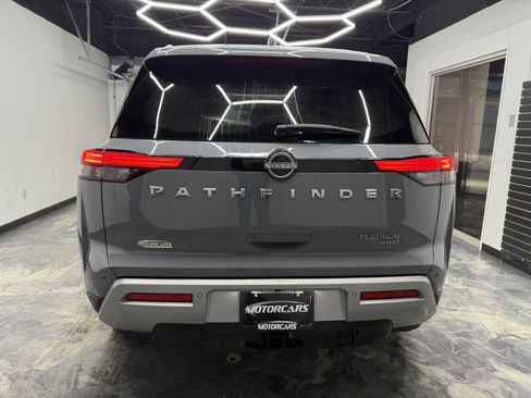 Used 2022 Nissan Pathfinder Platinum image 4