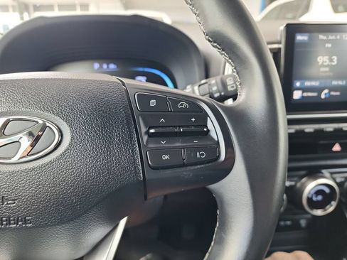 Used 2024 Hyundai Venue SEL FWD image 22