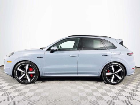 Used 2025 Porsche Cayenne Turbo AWD/4WD image 8