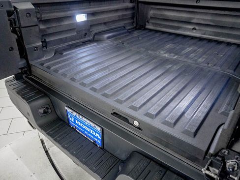 Used 2023 Honda Ridgeline Black Edition image 9