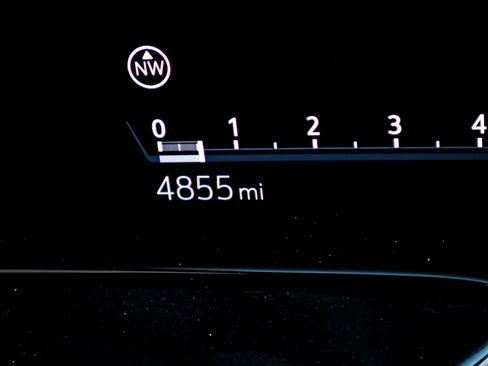 Used 2024 Cadillac Escalade Premium Luxury image 22