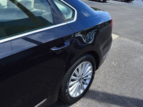 Used 2017 Volkswagen Passat 1.8T SE FWD image 3