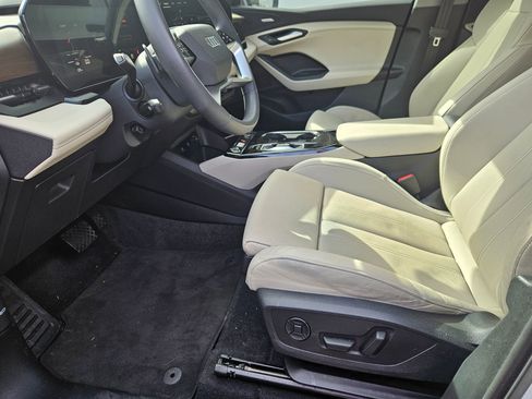 Used 2025 Audi Q6 e-tron Premium Plus w/ Premium Plus image 13