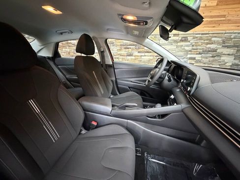 Certified 2023 Hyundai Elantra SEL w/ Preferred Accessory Package image 14