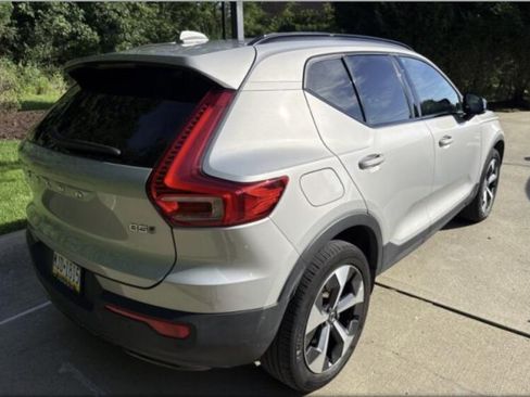 Used 2024 Volvo XC40 B5 Plus w/ Climate Package AWD/4WD image 10