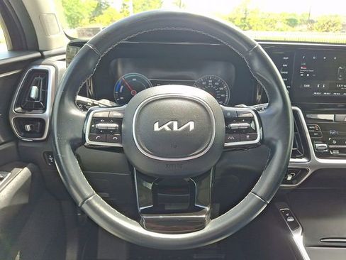 Used 2022 Kia Sorento EX w/ Panoramic Sunroof Package FWD image 23