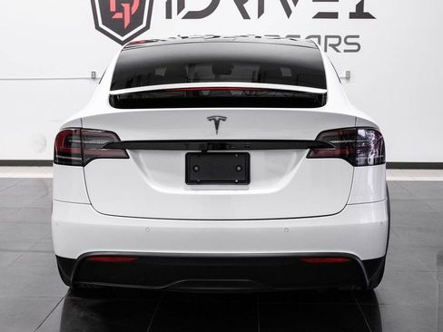 Used 2022 Tesla Model X image 8