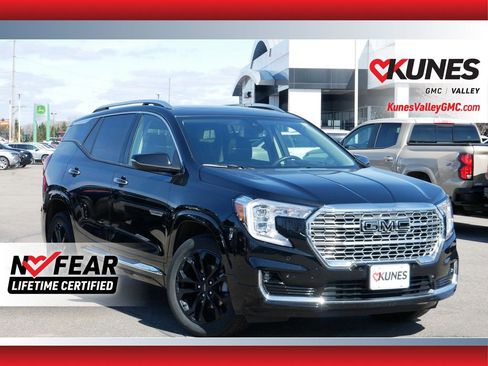 Used 2022 GMC Terrain Denali image 1