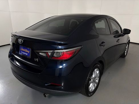 Used 2017 Toyota Yaris iA image 17