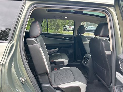 Used 2024 Volkswagen Atlas Peak Edition SEL image 41