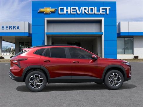 New 2026 Chevrolet Trax LT w/ Driver Confidence Package FWD image 5